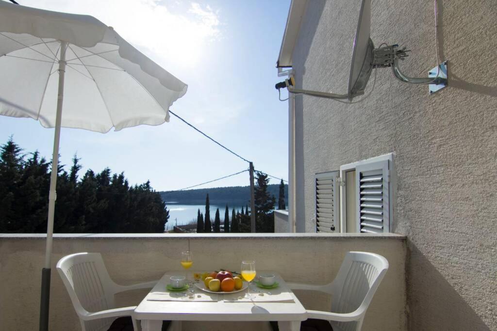 Sea View Room With Kitchen, Balcony&Air Condition Barbat na Rabu Exterior photo